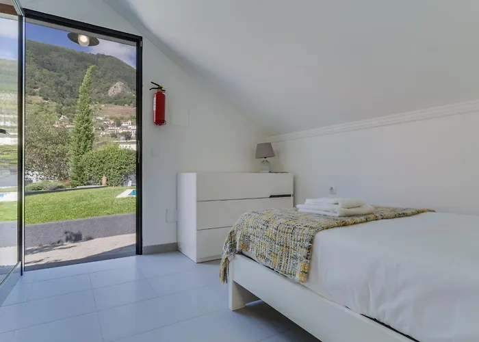 Luxurioeses Haus Der Leidenschaft By Interhome Vakantiehuis Machico (Madeira)