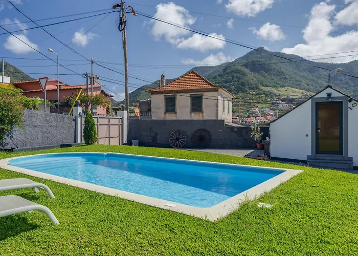 Luxurioeses Haus Der Leidenschaft By Interhome *