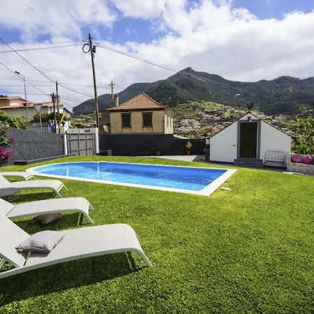 Luxurioeses Haus Der Leidenschaft By Interhome *