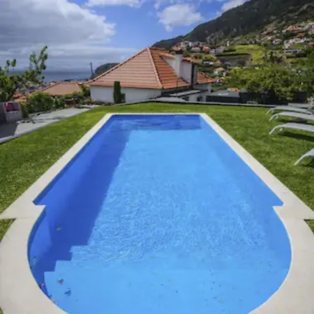 Luxurioeses Haus Der Leidenschaft By Interhome Casa de Férias *