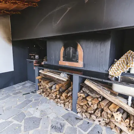 Luxurioeses Haus Der Leidenschaft By Interhome *
