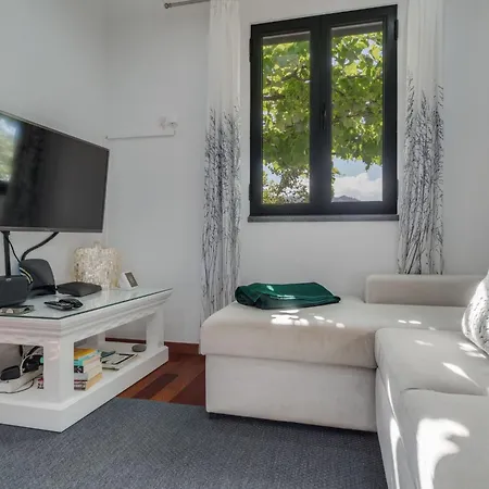 Luxurioeses Haus Der Leidenschaft By Interhome Casa de Férias *