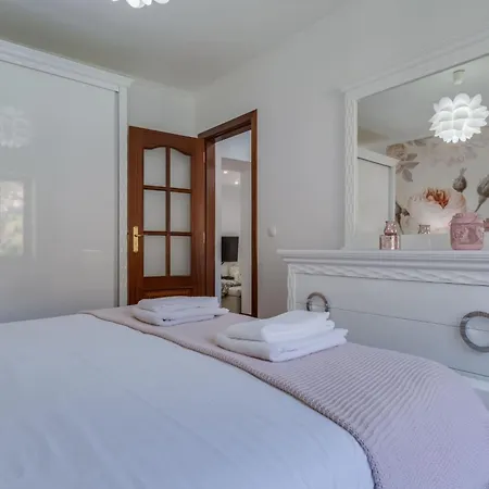 Luxurioeses Haus Der Leidenschaft By Interhome Casa de Férias *
