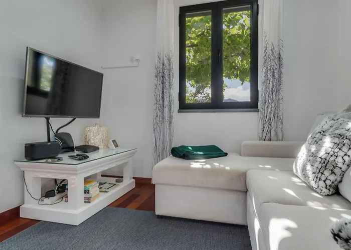 Luxurioeses Haus Der Leidenschaft By Interhome Dom wakacyjny *